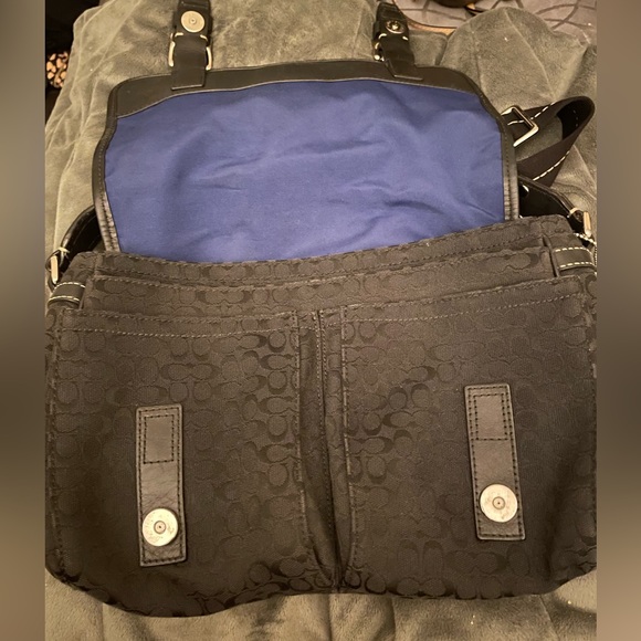 Excellent Condition Authentic Vintage Coach black/Blue messenger bag. - Picture 2 of 3